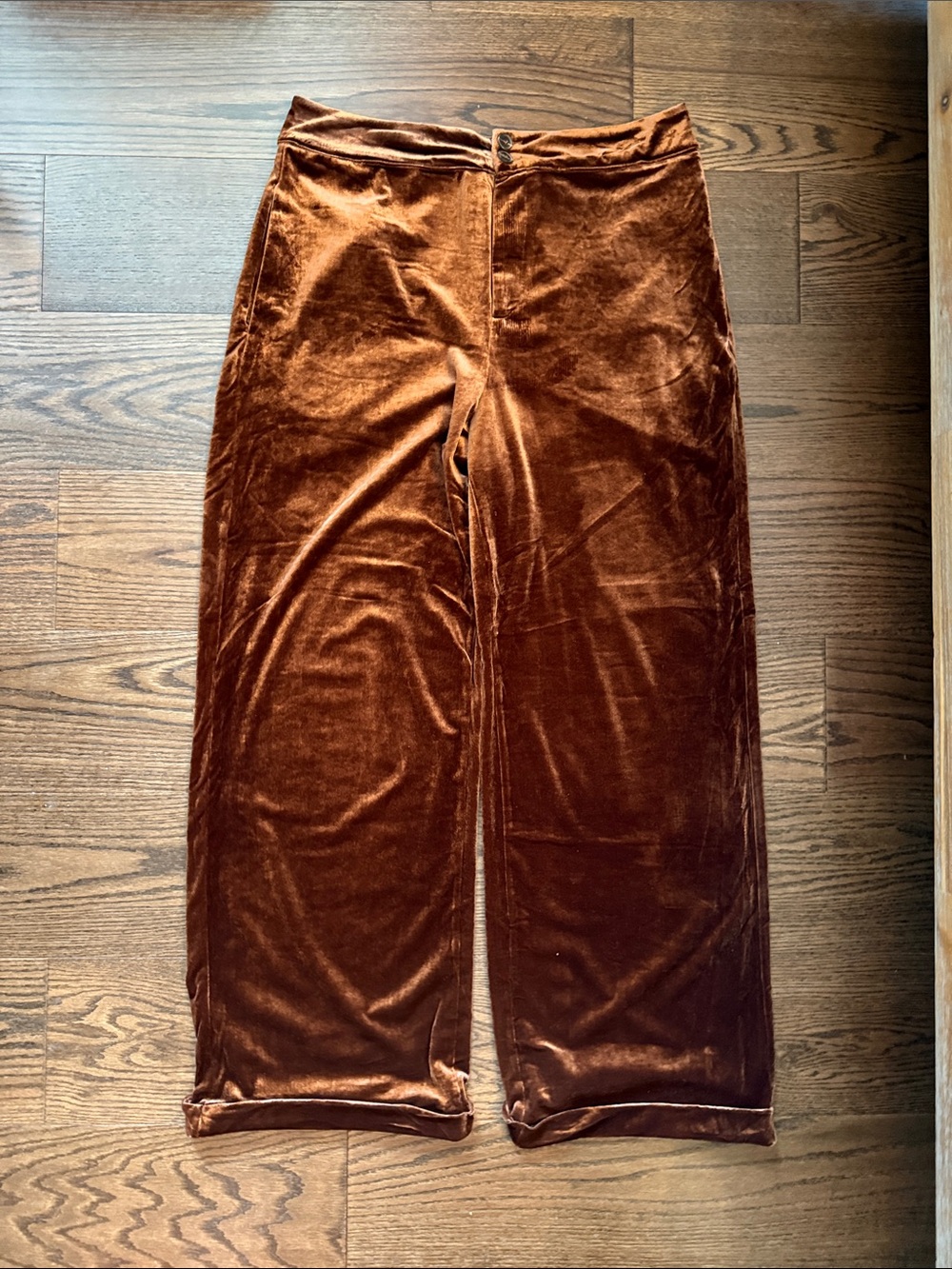 Women's Velvet Wide-Leg Pant in Rich Brown